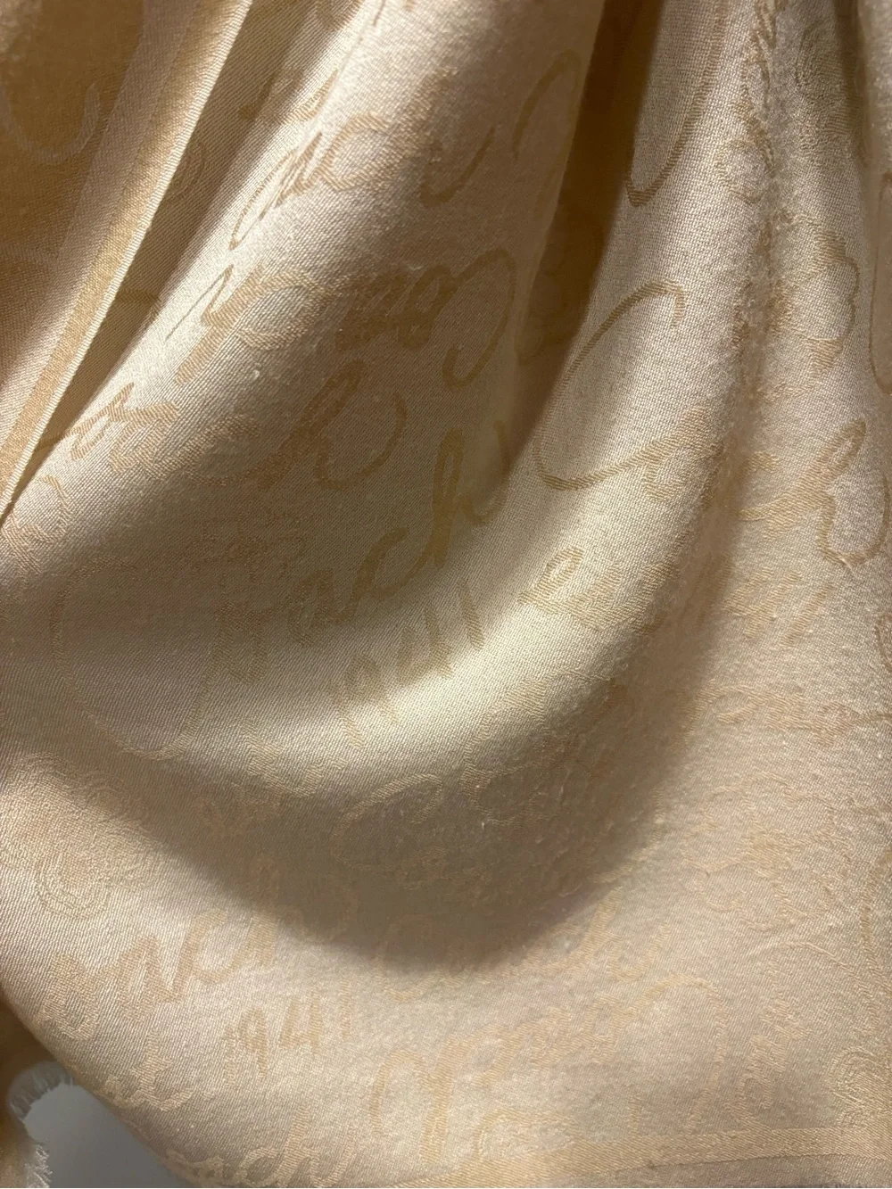 Coach Cream Script-Print scarf pashmina shawl with flowers logo silk wool As Is